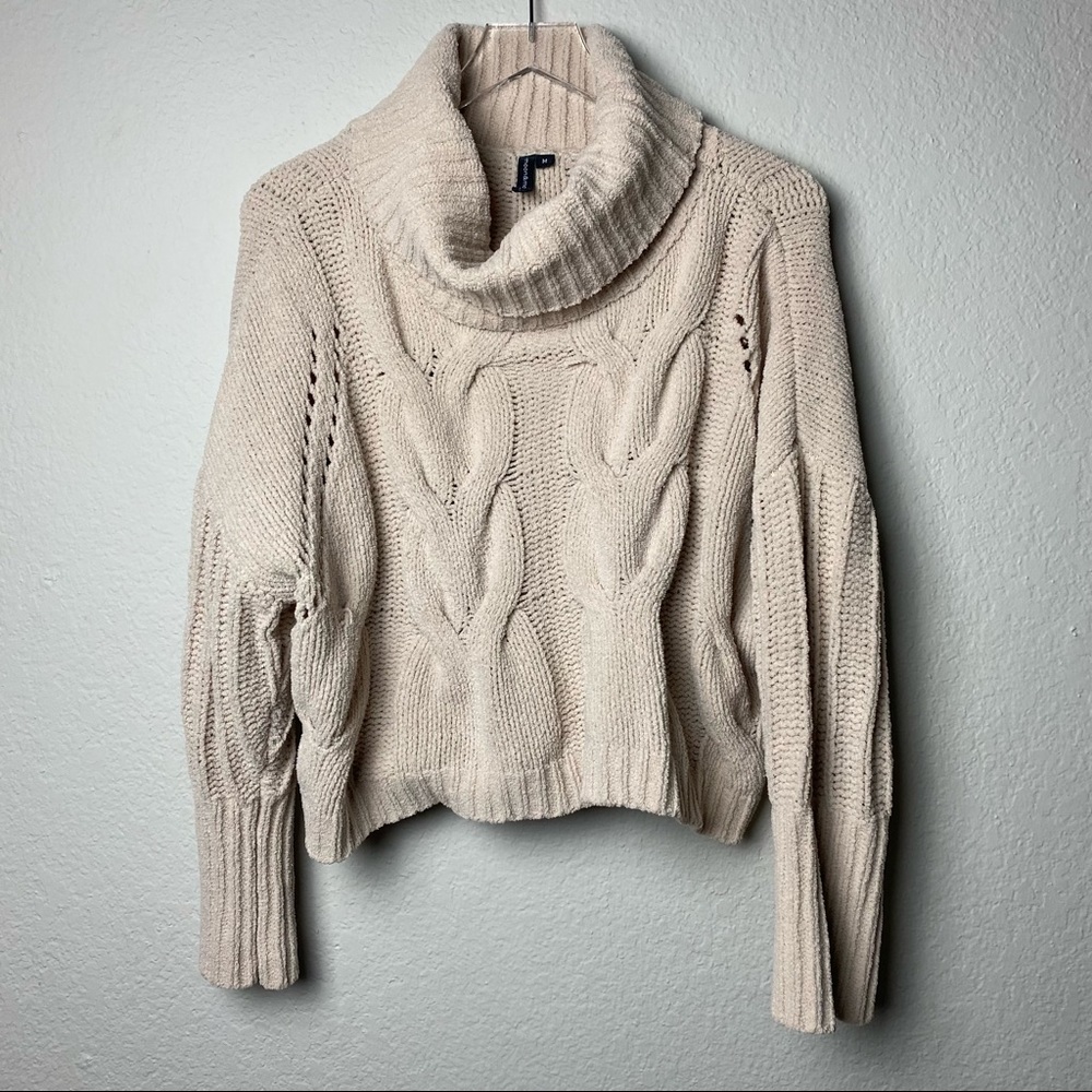 Moon & Madison Knitted Sweater Size Medium